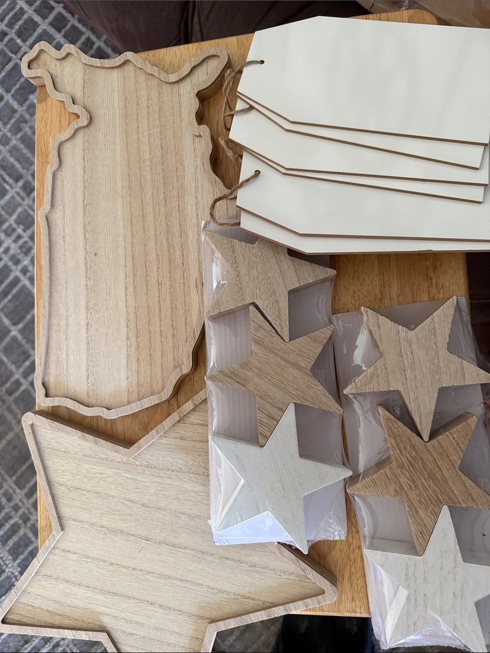 Natural Wood Star, US & 6 TagsMixed Media Set - Neutral Wood Finish
